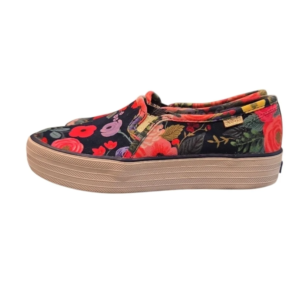 KEDS X RIFLE PAPER CO. TRIPLE DECKER VINTAGE BLOSSOM VELVET SNEAKERS. SIZE 6.